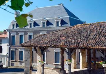Cottage pour 4 personnes, avec jardin et vue à Pamproux