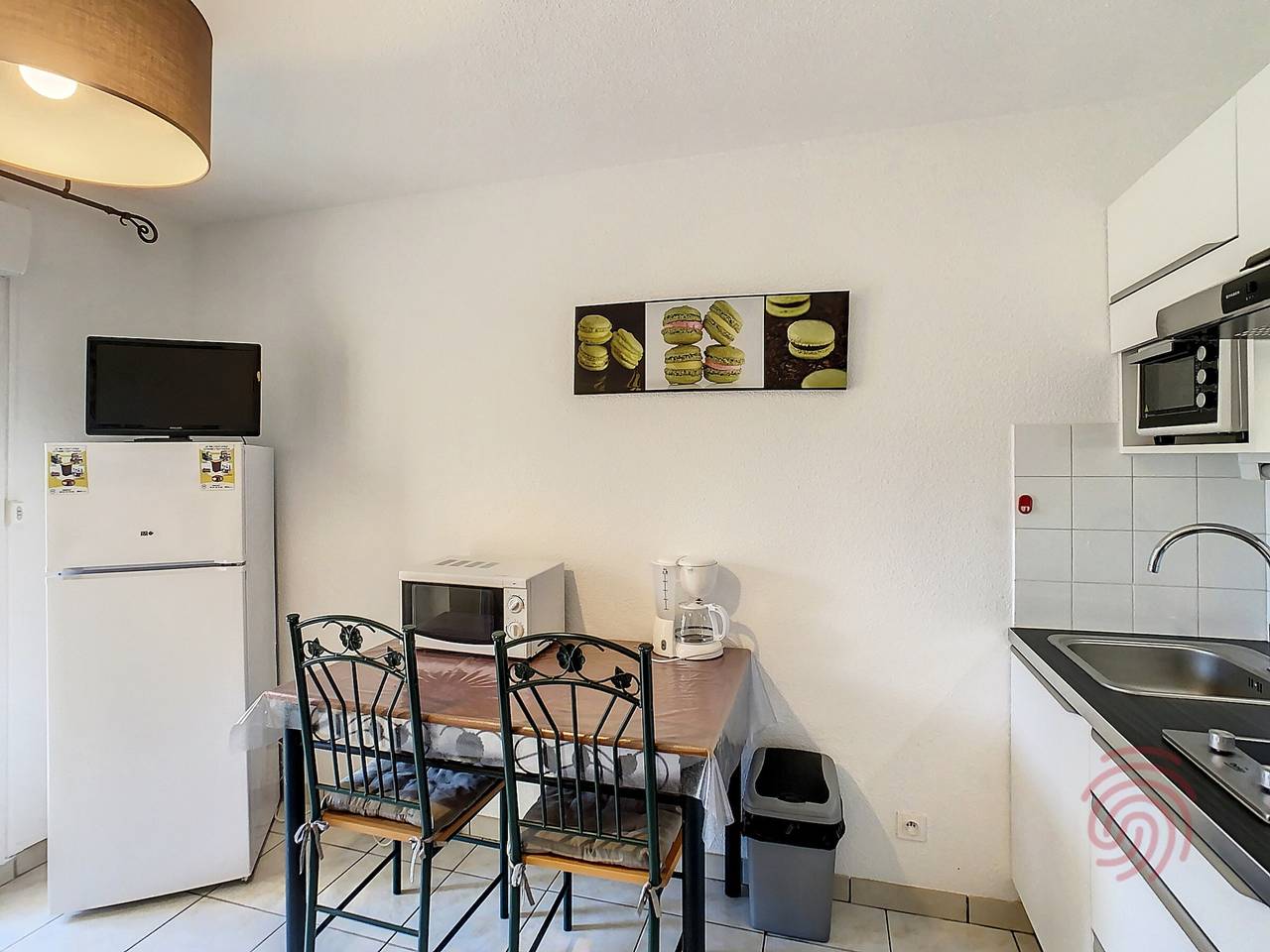 Estudio entero, Encantador Estudio con Balcón, Wifi y Se Aceptan Mascotas in Lamalou-les-Bains, Region de Béziers