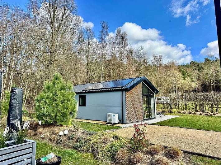 Vakantiehuis voor 4 personen, met uitzicht op het meer en tuin in Belfeld