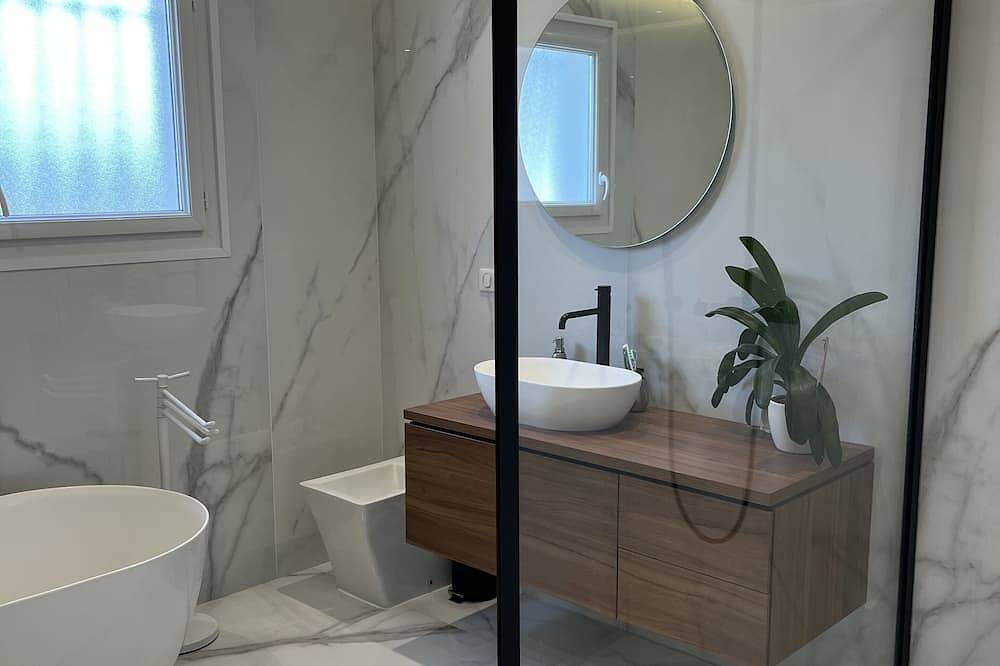 Large 200 m² family villa, ideal for families and groups of friends in Montbazin, Côte d'Améthyste