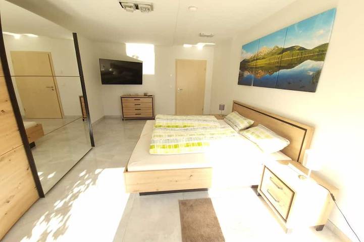 Ferienwohnung für 6 Personen, mit Balkon und Whirlpool in Oberpframmern - 4