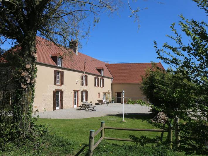 Gîte pour 2 personnes, avec jardin à Saint-Georges-de-Bohon