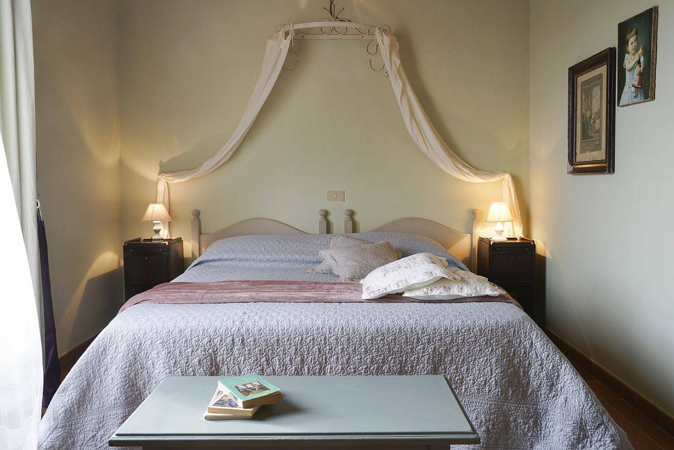 Ganze Wohnung, Sughera, elegantes Schlafzimmer mit Doppelbett in Sassetta, Etruskische Küste