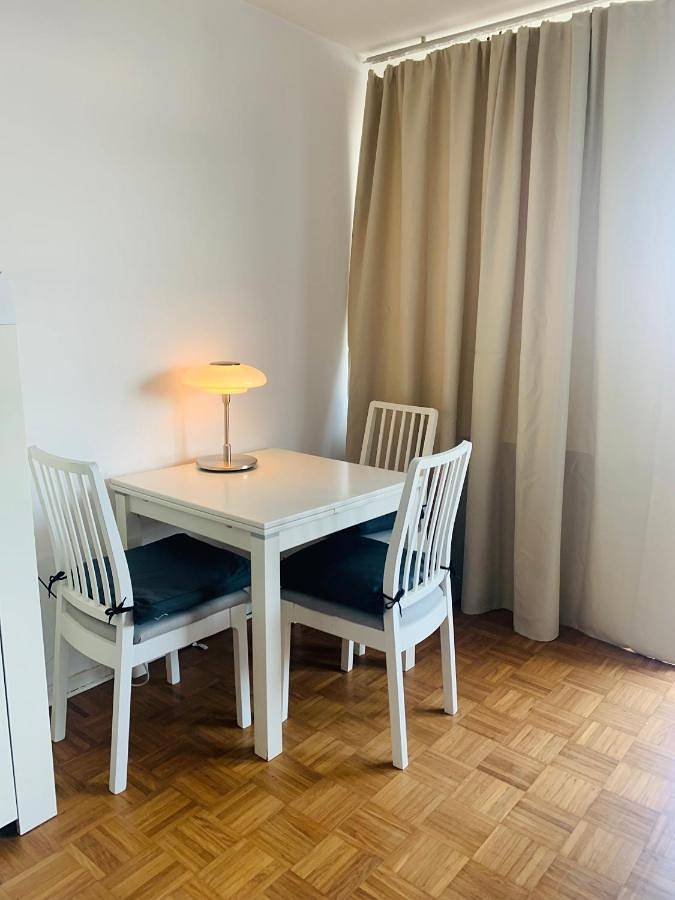 Ferienwohnung für 4 Personen, mit Balkon und Ausblick sowie Sauna in Größte Kirmes am Rhein - 4