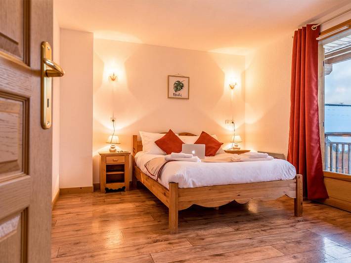 Gîte pour 6 personnes, avec sauna et terrasse, animaux acceptés à Les Déserts - 3