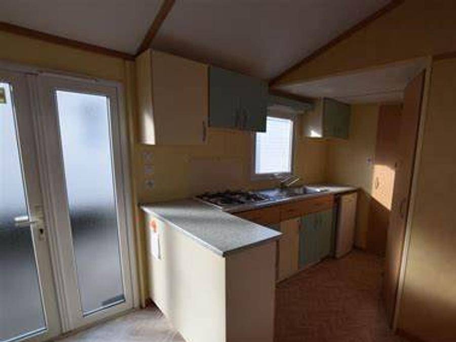 Flower Camping l'Epi Bleu - Mobilhome 4 personas - Mobil-home estándar de 26 m² (2 habitaciones) + terraza cubierta de 8 m². in Banon, Forcalquier region