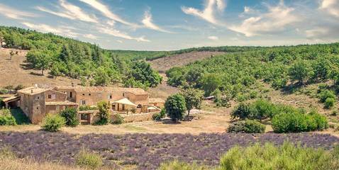 Cottage pour 19 personnes, avec vue ainsi que piscine et jardin, animaux acceptés à Simiane-la-Rotonde