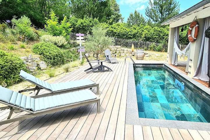 Location de vacances pour 5 personnes, avec jardin et terrasse, animaux acceptés à Saint-André-de-Roquepertuis