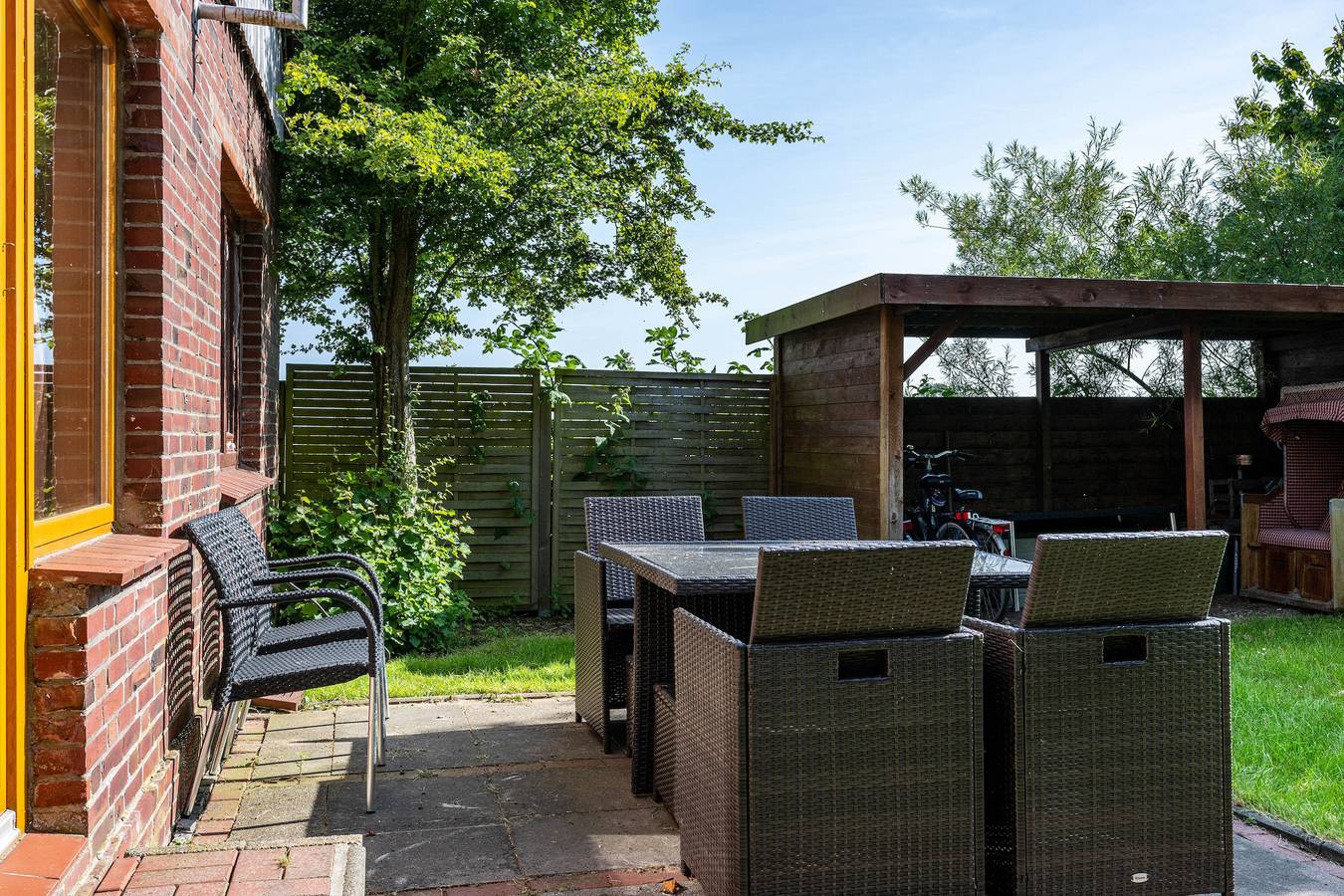 Ferienhaus 'Cora' mit privater Terrasse, privatem Garten und Wi-Fi in Wesselburenerkoog, Nordseeküste