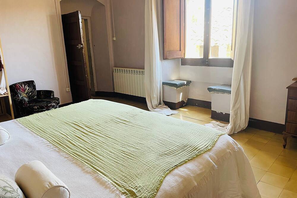 Mas Pujols. A graded beautiful Catalan Masía. in Sant Boi de Lluçanès, Spanish Pyrenees