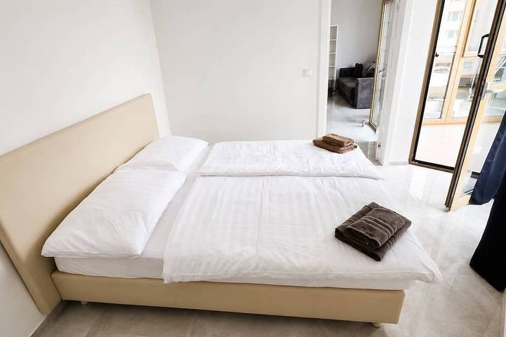 Ganze Wohnung, 2 room Apartment with AC, Vienna Gate 4 in Bratislava, Bratislava und Umgebung