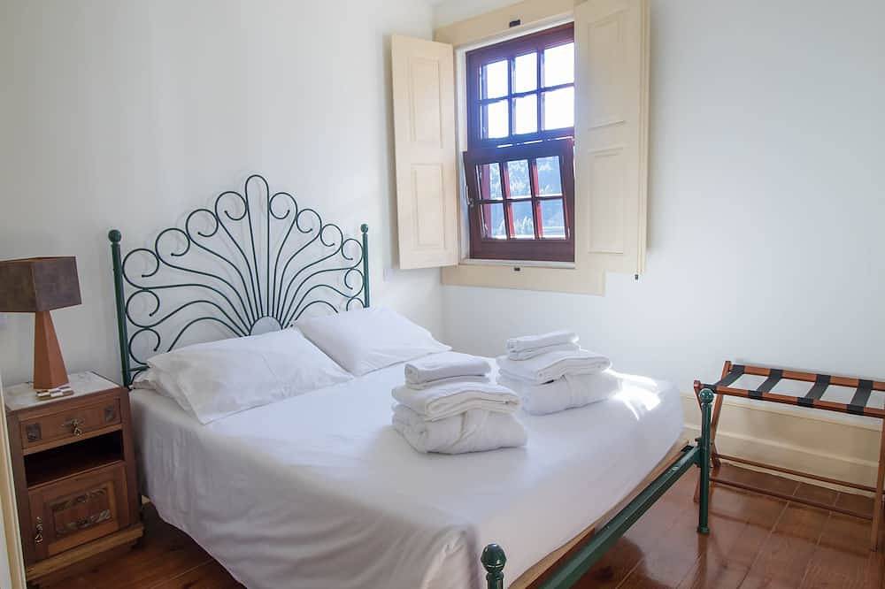 Luxus abgelegene Villa, herrliche Aussicht, Pool, Spielbereich, Spiele, Kino, große Gruppe in Serra do Marão, Baião