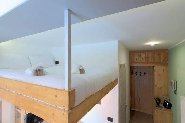 Ganze Wohnung, Casa Pino - Dachgeschoss mit Magnolta-Garten in Aprica, Veltlin
