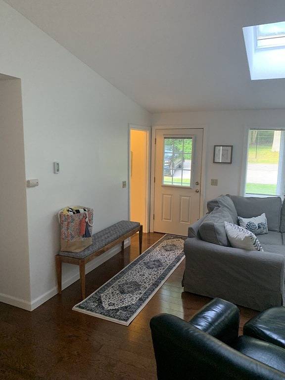 4 Bedroom Pettaquamscutt Lake Shores Home in Narragansett, Washington County (RI)