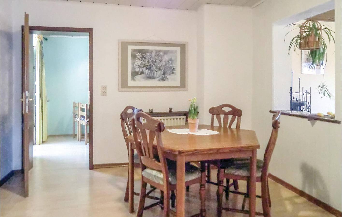 Ganze Ferienwohnung, Erdgeschosswohnung mit WiFi, TV, Parkplatz & Terrasse 1km nach Duppach in Duppach, Vulkaneifel