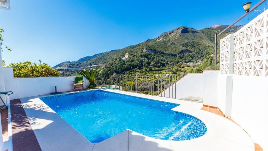 Location de vacances pour 5 personnes, avec balcon/terrasse et piscine à Ojén - 2