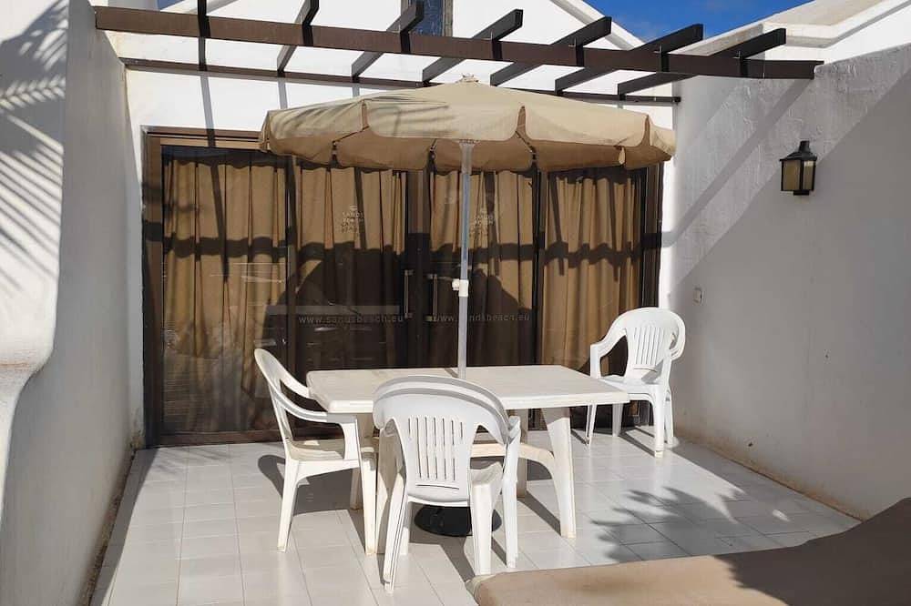 Superior Poolside Villa w/Sea Views in Costa Teguise, Lanzarote, Canary Islands in Costa Teguise, Teguise