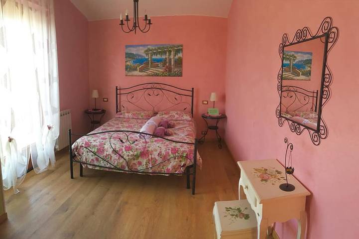 Ferienhaus für 12 Personen, mit Balkon und Whirlpool sowie Garten in Bordighera - 2