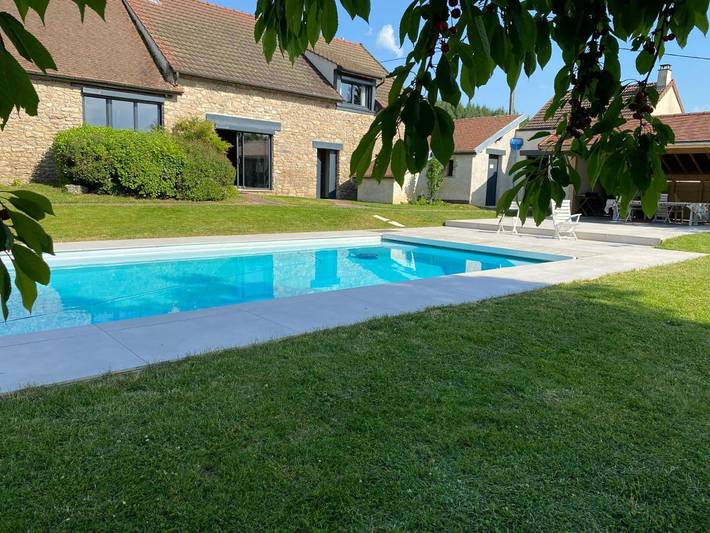 Maison de vacances pour 14 personnes, avec vue et piscine ainsi que vue sur le lac et jardin dans le Parc naturel régional du Morvan