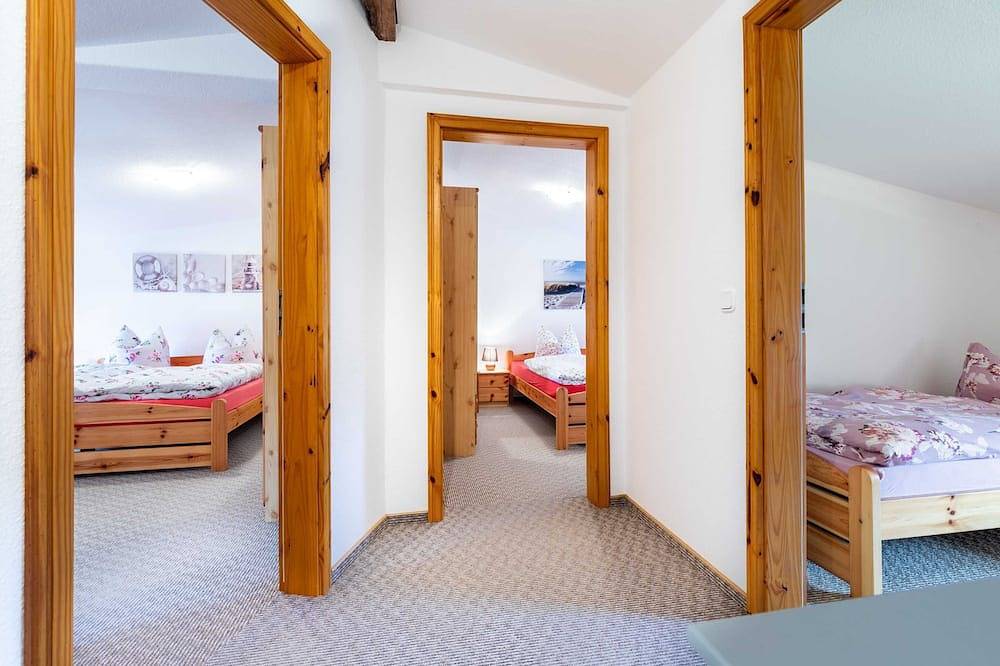 Ganze Wohnung, Nr. 2 - 4 Zimmer Ferienwohnung mit Kamin, Terrasse, Garten - Ostsee Bauernhof in Steffenshagen, Rostock und Umgebung