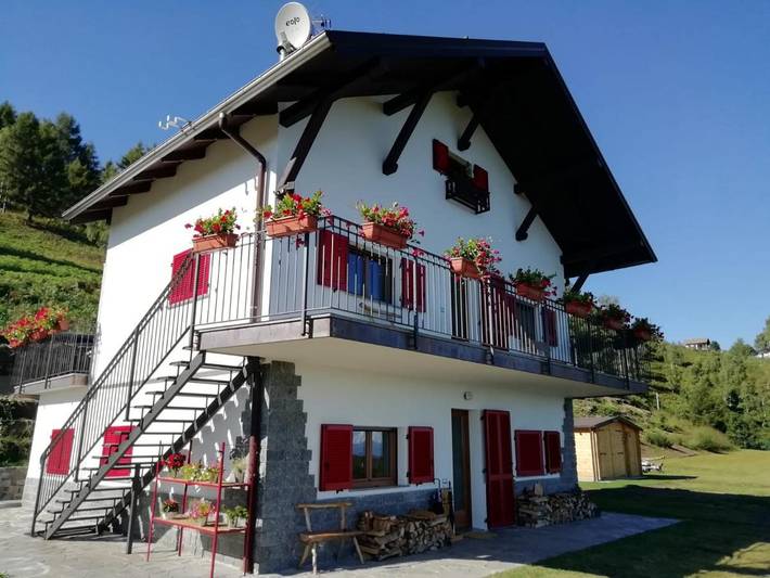 Gîte pour 4 personnes, avec Balcon et Terrasse ainsi que Jardin et Vue