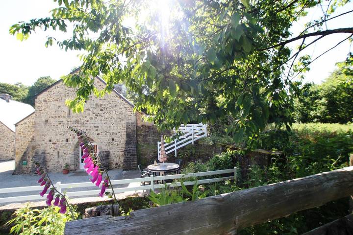 Gîte pour 4 personnes, avec terrasse et jardin