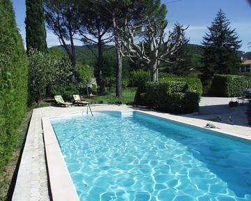 Gîte pour 2 personnes, avec piscine ainsi que jardin et terrasse dans le Vaucluse