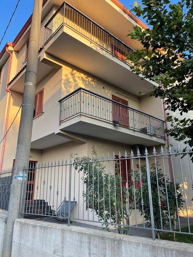 Appartamento per 6 persone, con giardino e panorama a Lamezia Terme