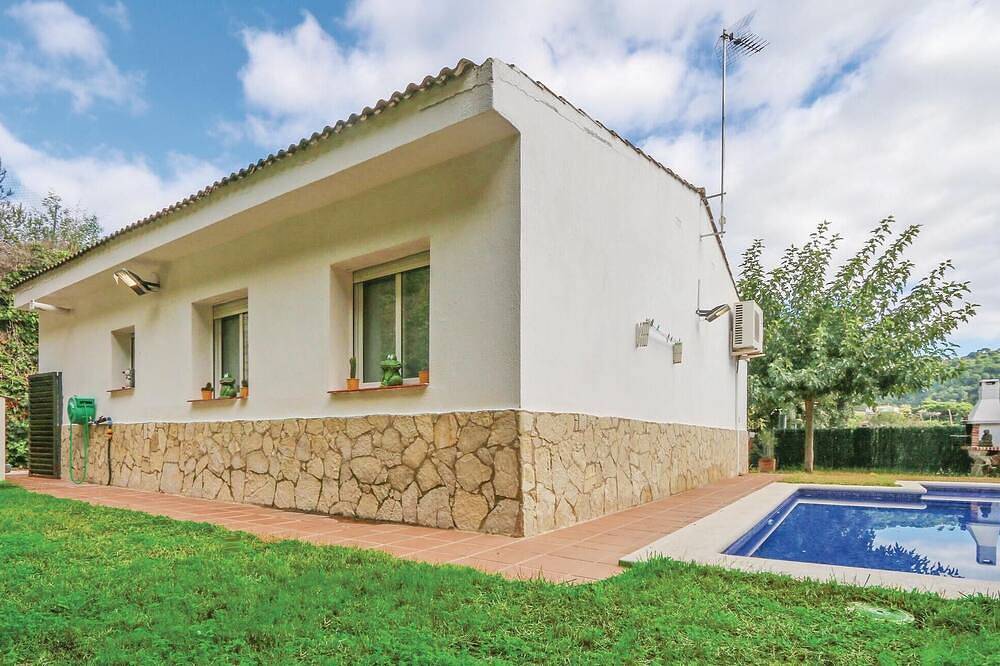 Nice hombre en St. Cebrià de Vallalta in San Cipriano de Vallalta, Costa del Maresme