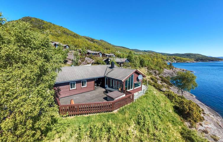 Casa de vacaciones para 8 personas, con terraza además de jacuzzi y sauna - 1