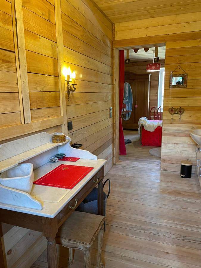Chambre montagne avec Etang Domaine L'Insolite Kosi in Cirey-sur-Vezouze, Région de Lunéville