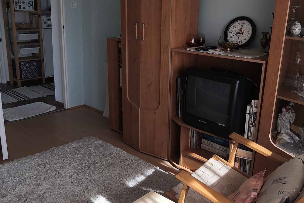 Apartamento entero, Apartamento vacacional con una gran terraza y vista a las montañas in Csopak, Balatonfüredi járás
