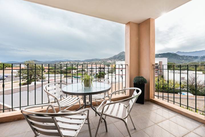 Gîte pour 4 personnes, avec terrasse à L'Île-Rousse - 2