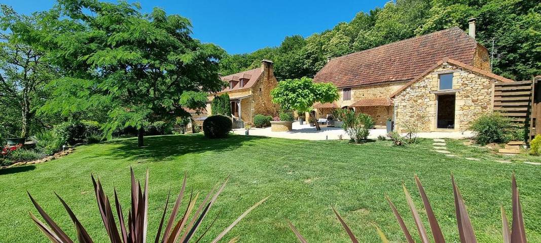 Location de vacances pour 2 personnes, avec vue et jardin à Sainte-Nathalène - 3