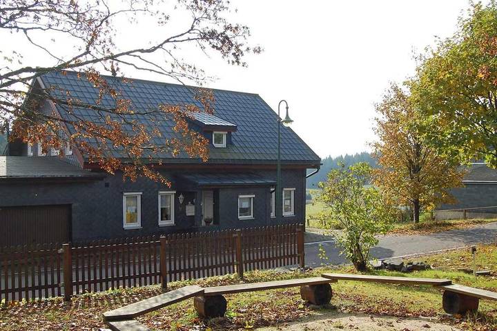 Ferienhaus für 6 Personen, mit Terrasse und Garten sowie Ausblick