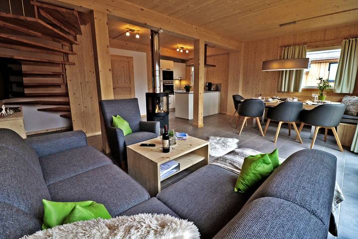 Ferienhaus für 8 Personen, mit Balkon und Sauna sowie Garten in Hohentauern