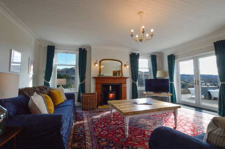 Gîte pour 10 personnes, avec jardin ainsi que terrasse et vue sur le lac à Oban - 2