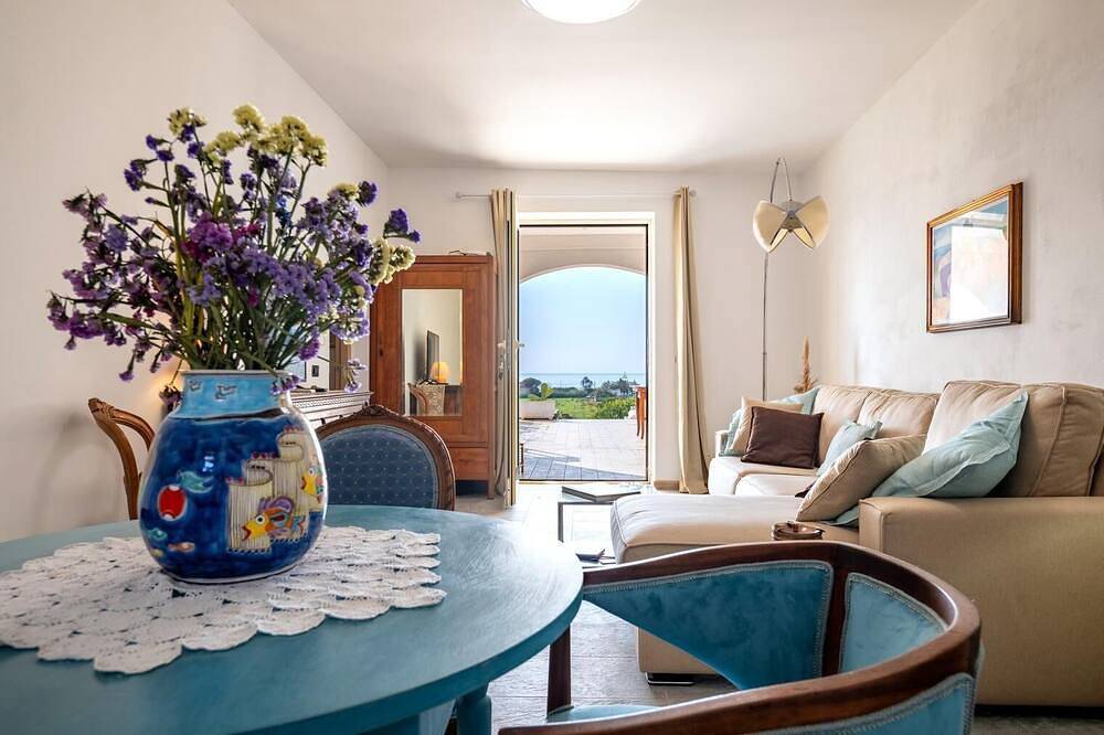 Appartamento intero, Lu Ientu, open space con terrazza vista mare. in Pulsano, Golfo di Taranto