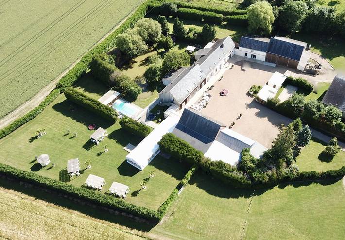 Gîte pour 80 personnes, avec piscine et jardin à Brou