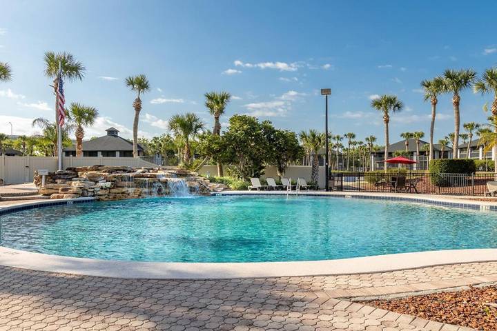 Bungalow para 6 personas, con jardín además de vistas y piscina, Se admiten mascotas en Florida