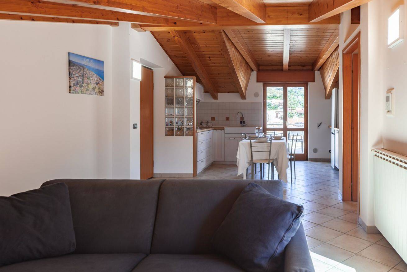 Appartamento intero, Ostrica - mansarda trilocale con terrazzo in Capo d'Orlando, Provincia di Messina