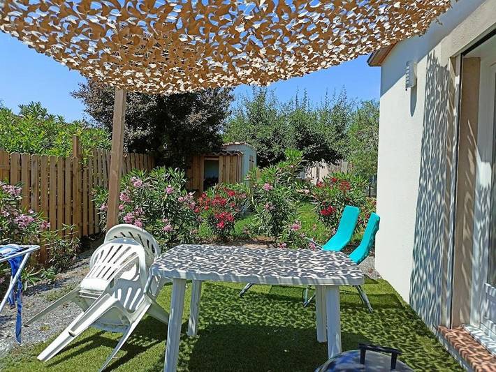 Location de vacances pour 2 personnes, avec piscine et jardin à Villemoustaussou - 3