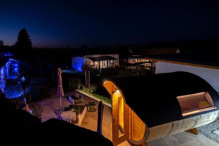 Ferienhaus für 3 Personen, mit Sauna und Garten sowie Whirlpool in Stegersbach