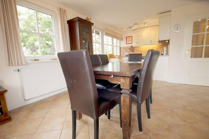 Ganze Wohnung, Ferienwohnung mit 3- Zimmern über ca. 100m² im Obergeschoß und Spitzboden in Nordfriesische Inseln (Schleswig-Holstein) (Schleswig-Holstein), Wyk auf Föhr