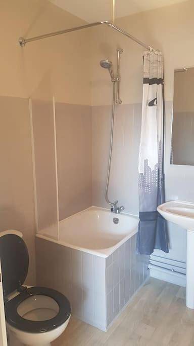 Appartement entier, One-Bedroom Apartment in Bruyères, Région d'Épinal