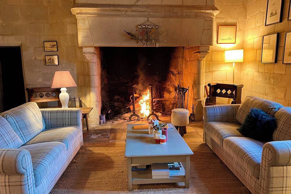 Château entier avec grande piscine chauffée au coeur des châteaux de la Loire in Beaumont-en-Véron, Vallée de la Loire