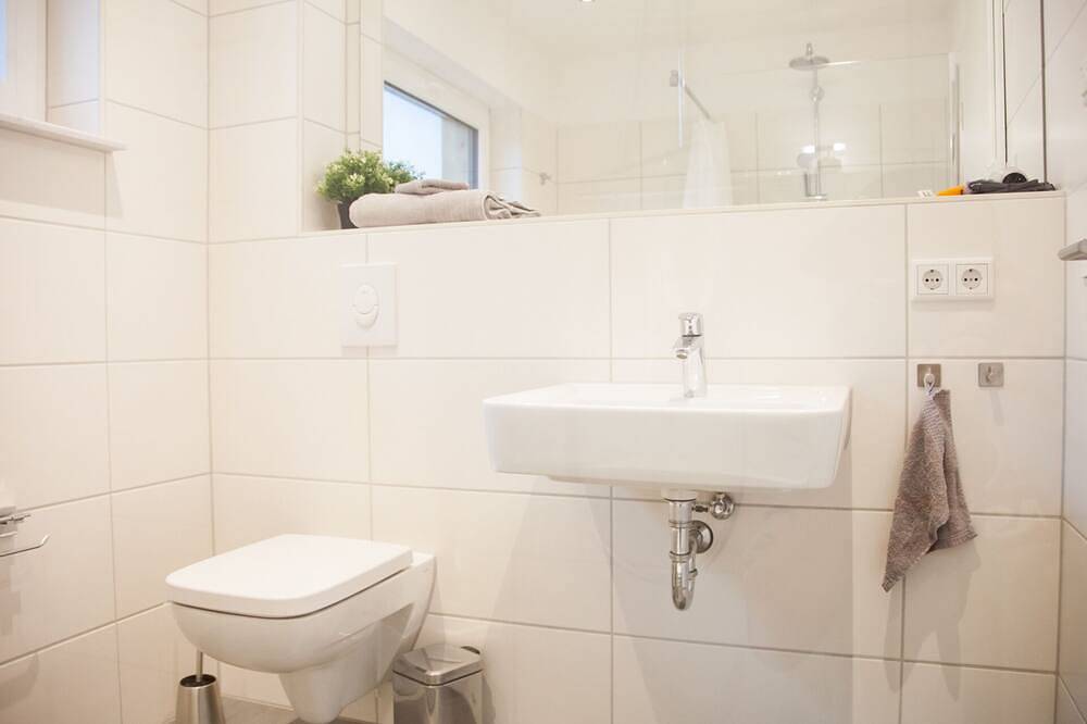 Ganze Wohnung, Neu: Moderne Ferienwohnung mit Seeblick & Garten [Nr.1] in Storkower See, Storkow