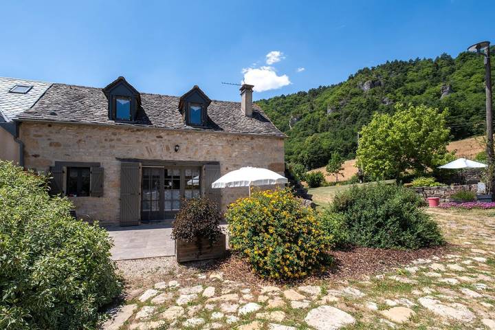 Gîte pour 5 personnes, avec Terrasse ainsi que Jardin et Vue