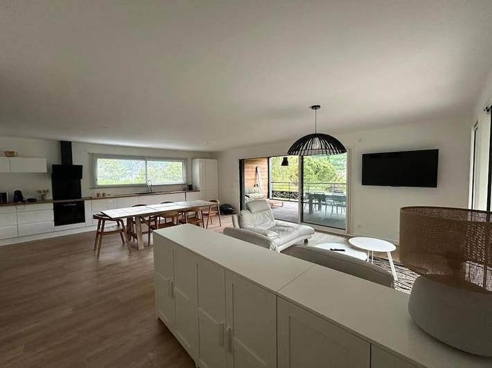 Location de vacances pour 6 personnes, avec vue ainsi que jardin et vue sur le lac à Brison-Saint-Innocent - 2