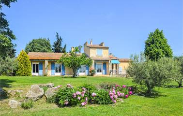 Gîte pour 8 personnes, avec jardin ainsi que piscine et terrasse à Lançon-Provence